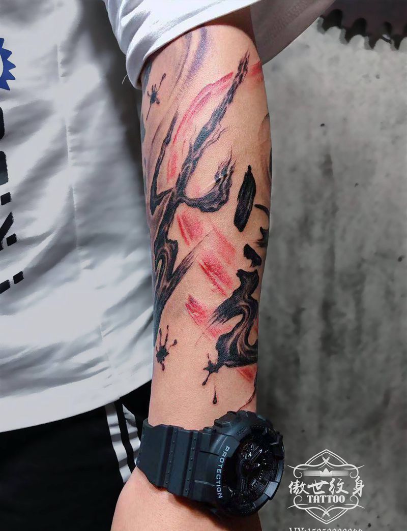 水墨字纹身图片_手部水墨纹身图案