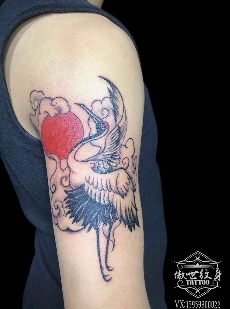 鹤纹身图片_手臂新传统纹身图案