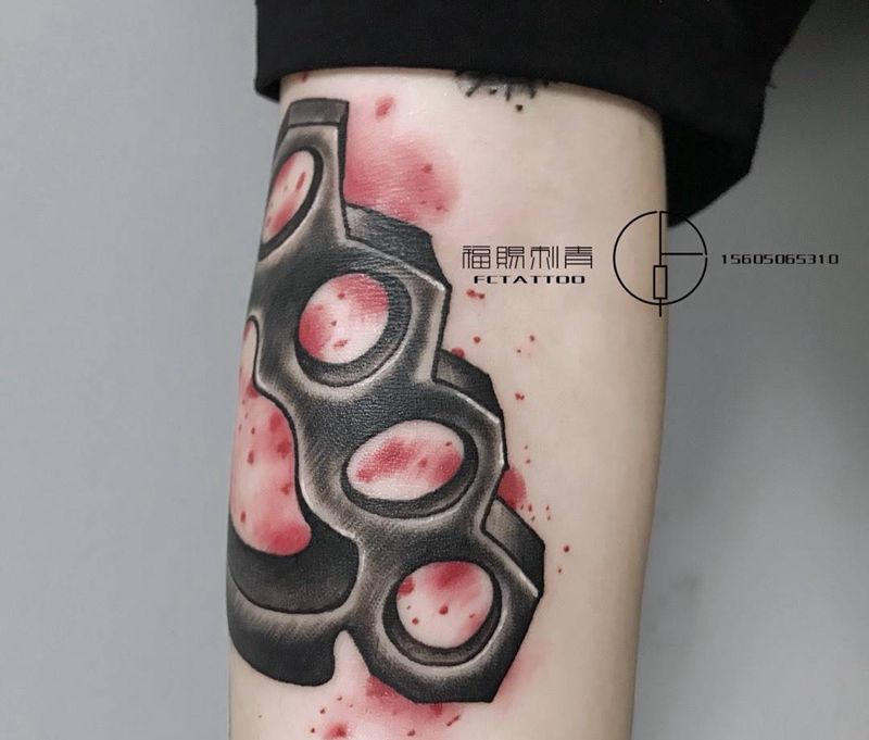 铁拳套纹身图片