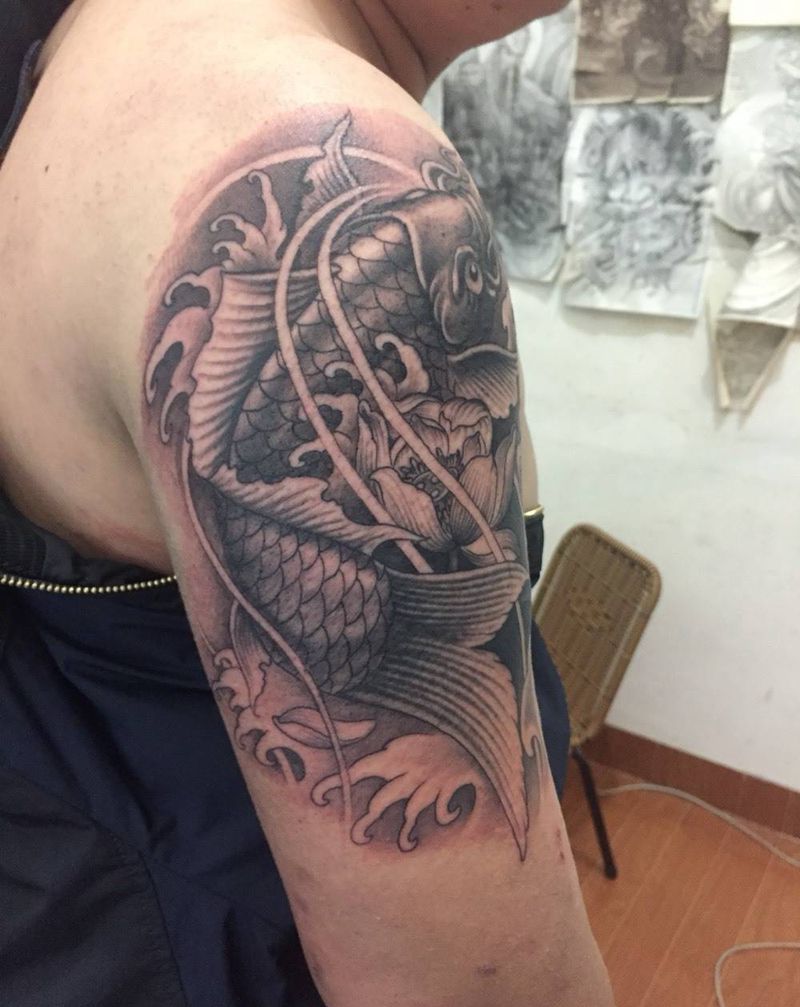 鱼纹身图片_成品手臂传统动物纹身图案