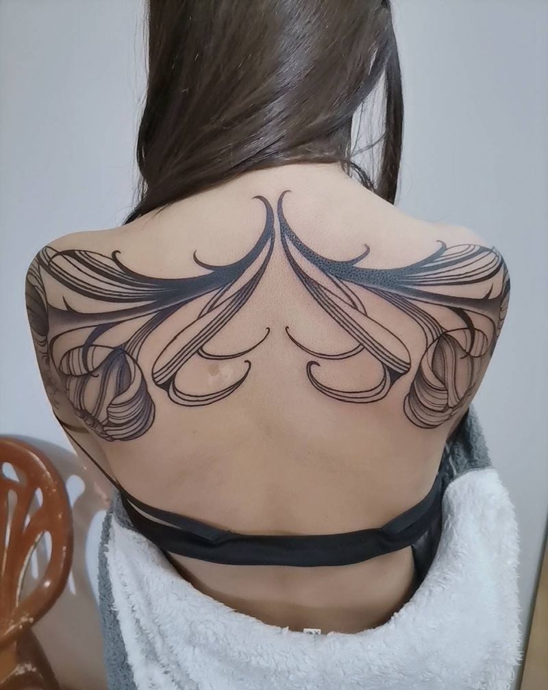 大花拼对纹身图片_背部新传统纹身图案