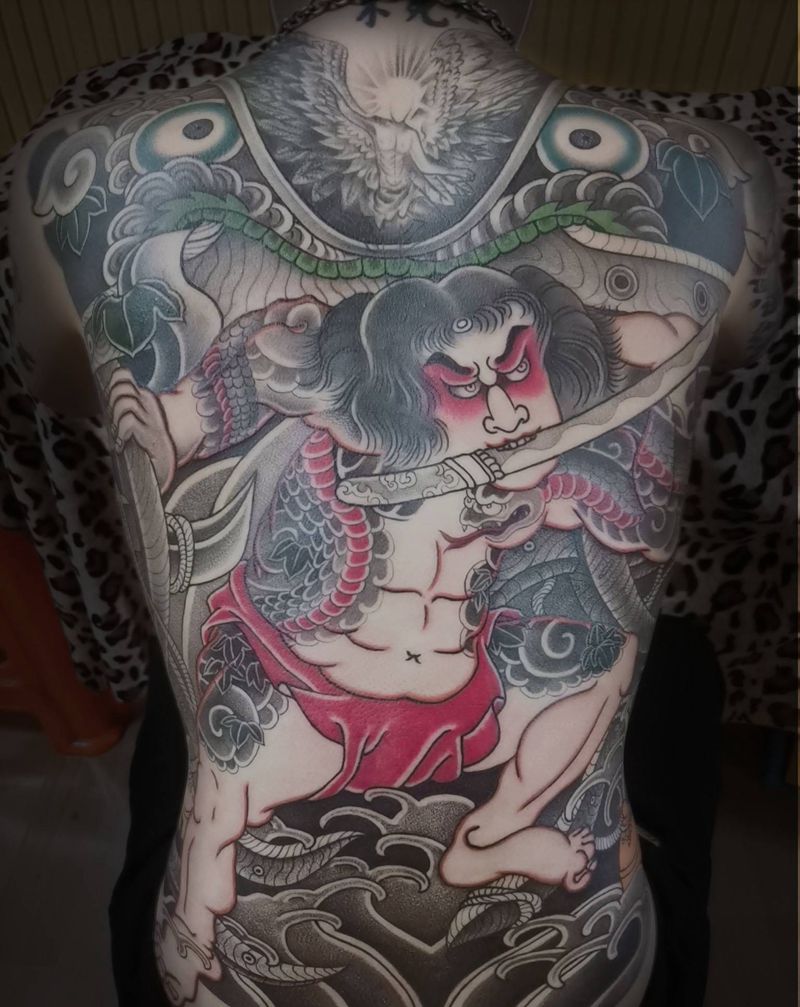 张顺破水门纹身图片_背部老传统纹身图案