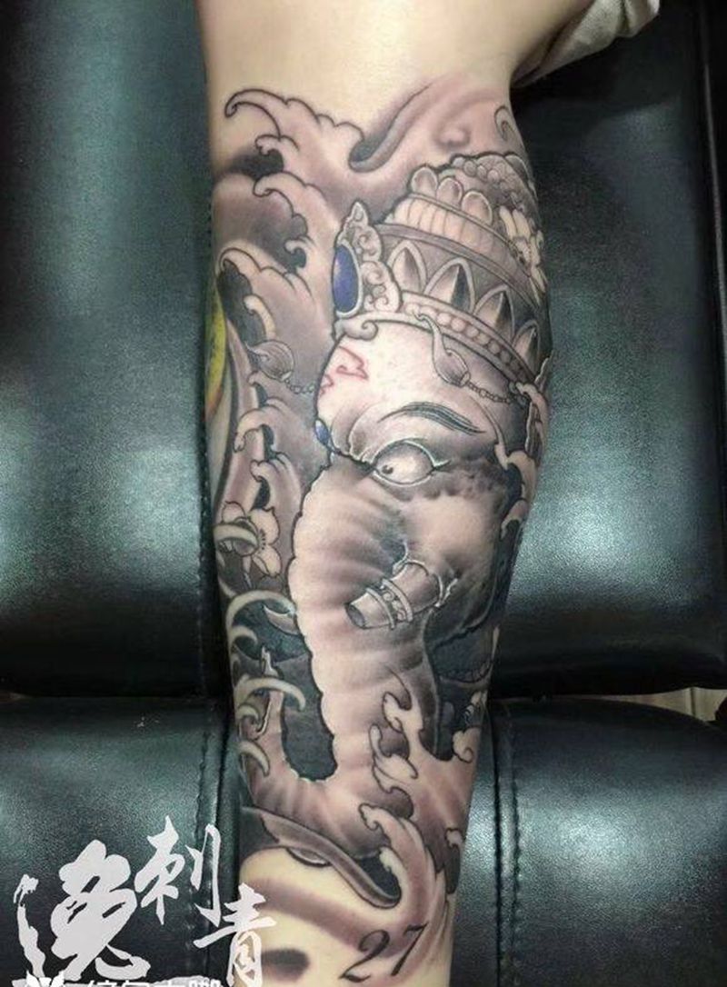 小腿象神纹身图片_腿部新传统纹身图案