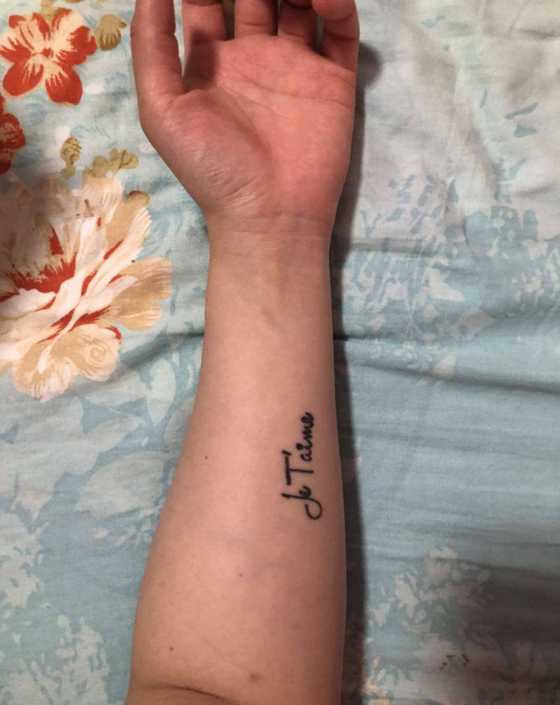 掩盖，羽毛纹身图片_手部纹身图案