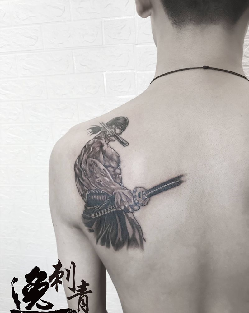 索隆纹身图片_背部欧美写实纹身图案