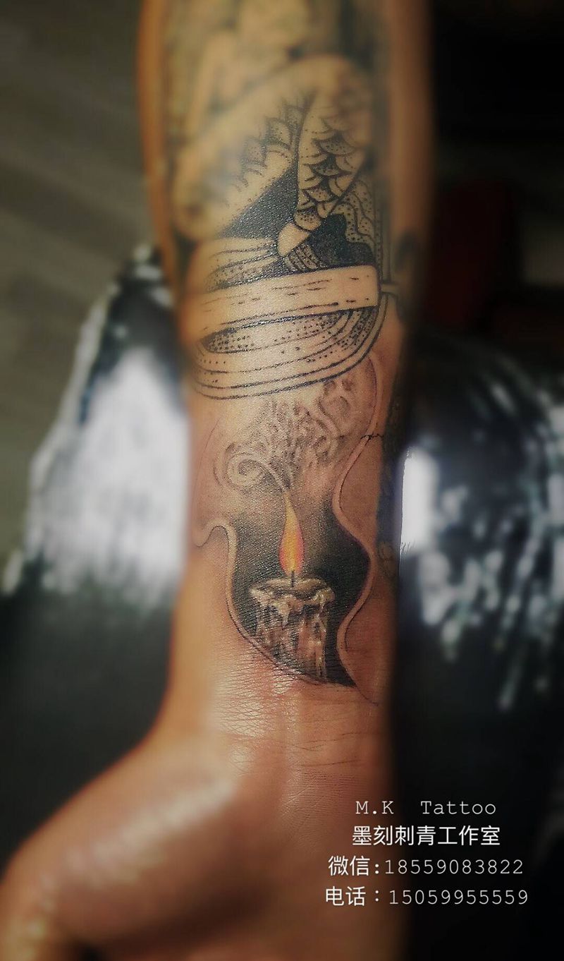 烛光，按客人需求设计纹身图片_手部纹身图案