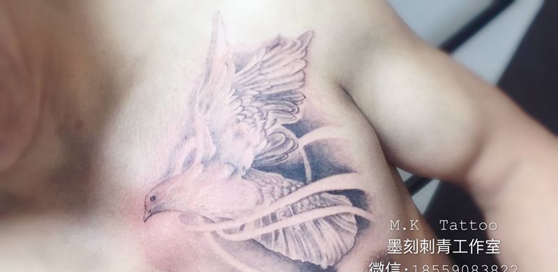 鸽子，纹身图片_胸部纹身图案