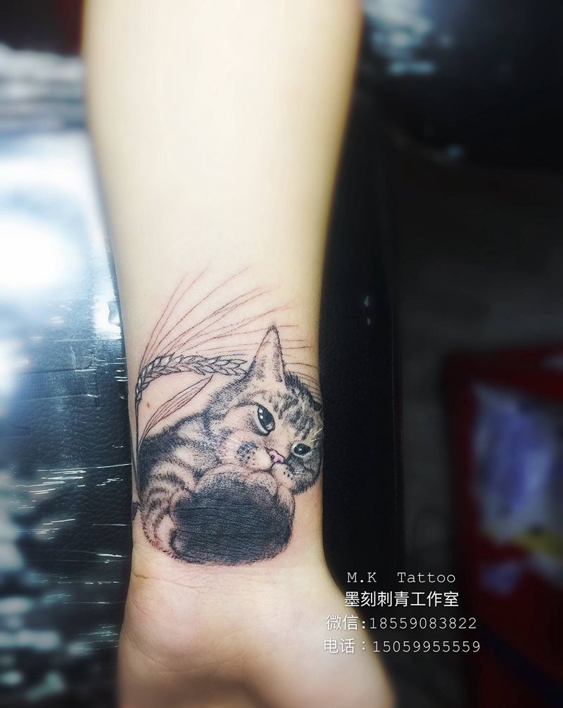 盖疤，猫咪纹身图片_手部纹身图案