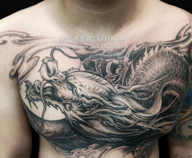 花胸（龍）纹身图片_胸部纹身图案