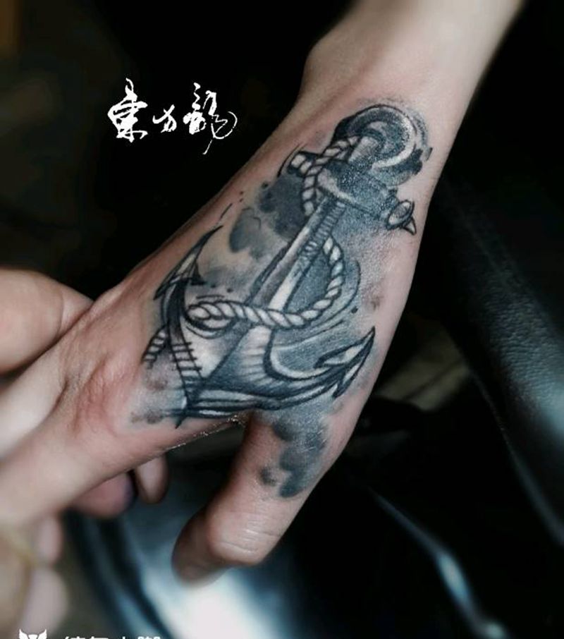遮盖纹身纹身图片_手部遮盖铁锚纹身图案