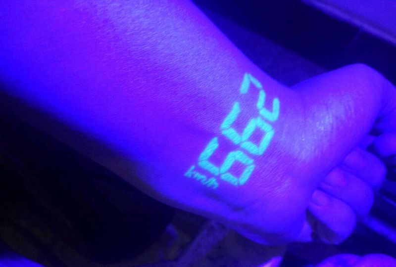 会发光的  时速299纹身图片