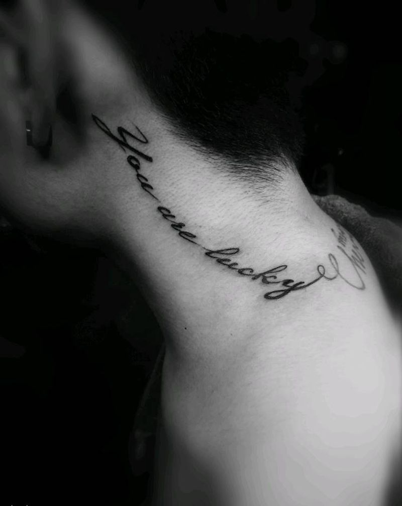 英文纹身图片_颈部纹身图案