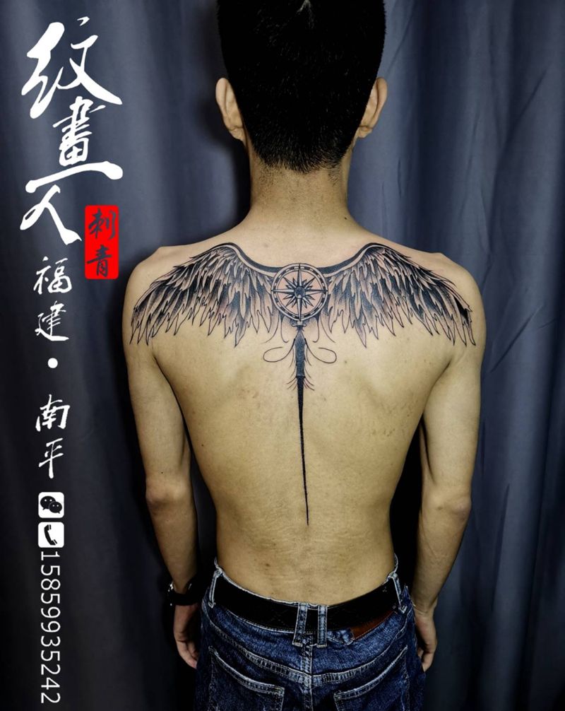 翅膀纹身图片_背部纹身图案