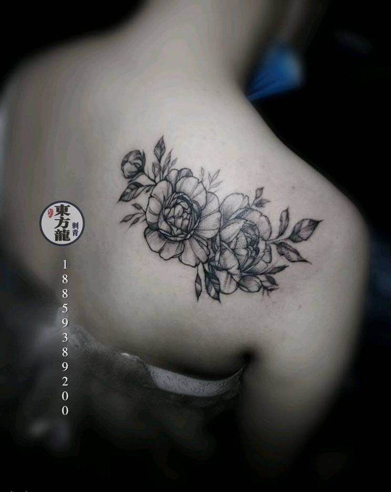 素花纹身图片_背部纹身图案