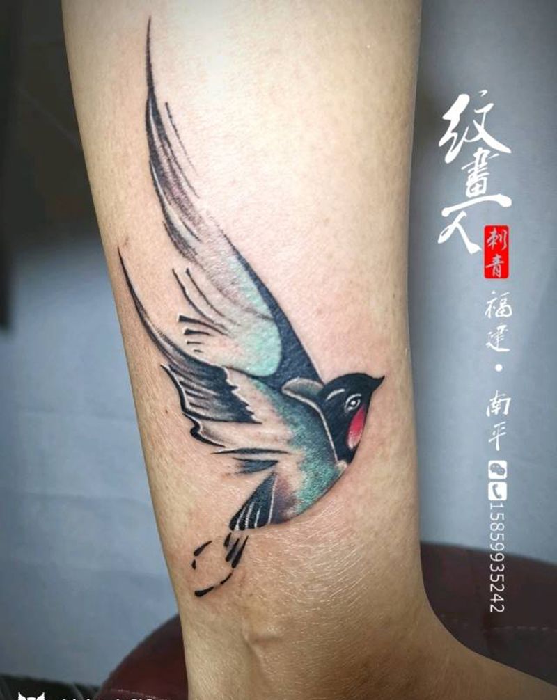 小燕子纹身图片_腿部水彩纹身图案