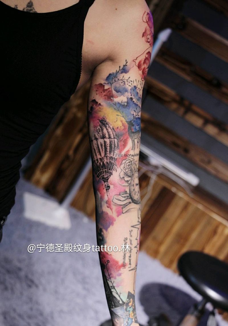 水彩印象风花臂纹身图片