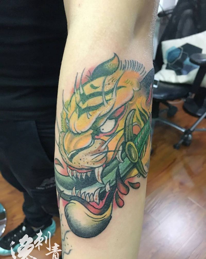 彩色老虎纹身图片_手臂New School纹身图案