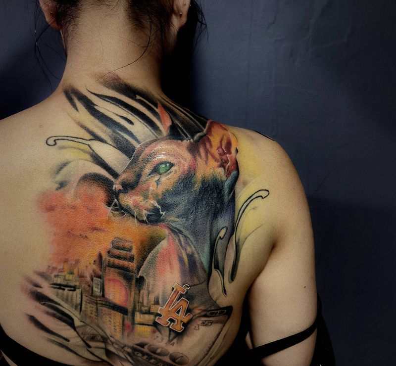 斯芬克斯纹身图片_背部欧美写实纹身图案