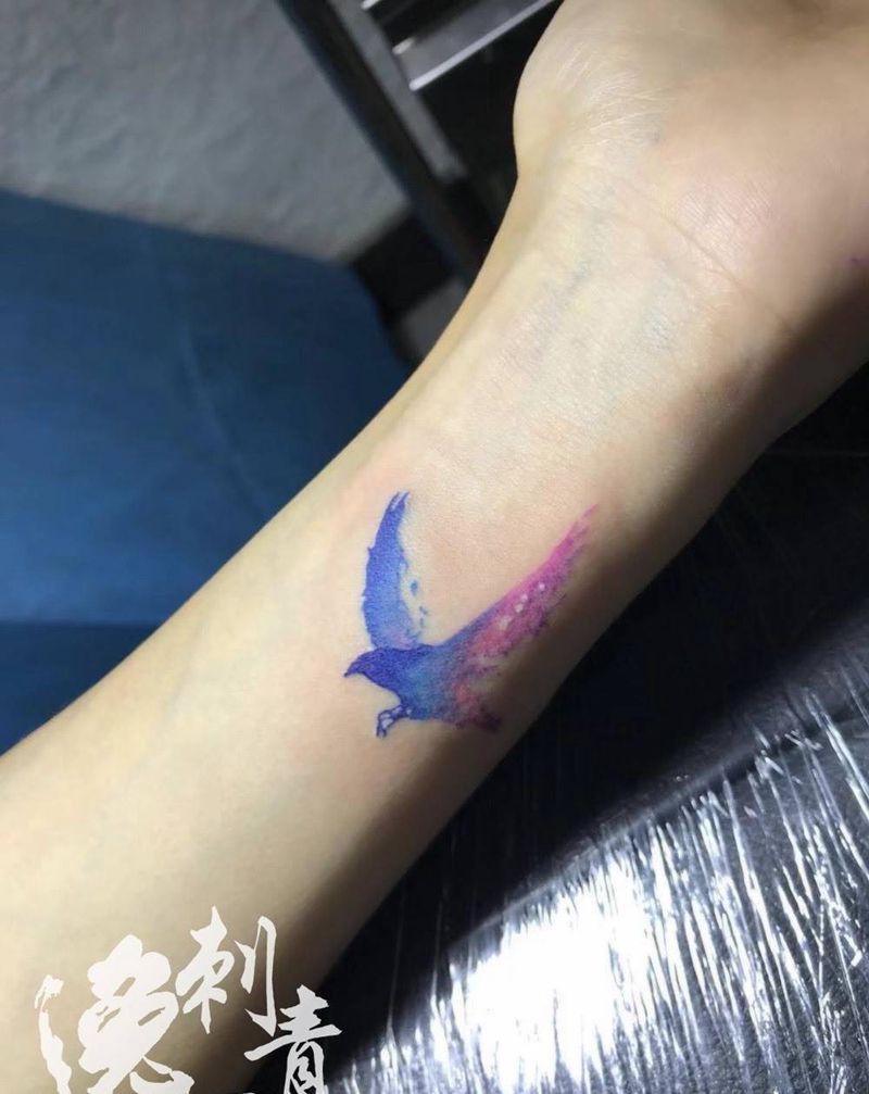 彩色乌鸦纹身图片_手臂水彩纹身图案