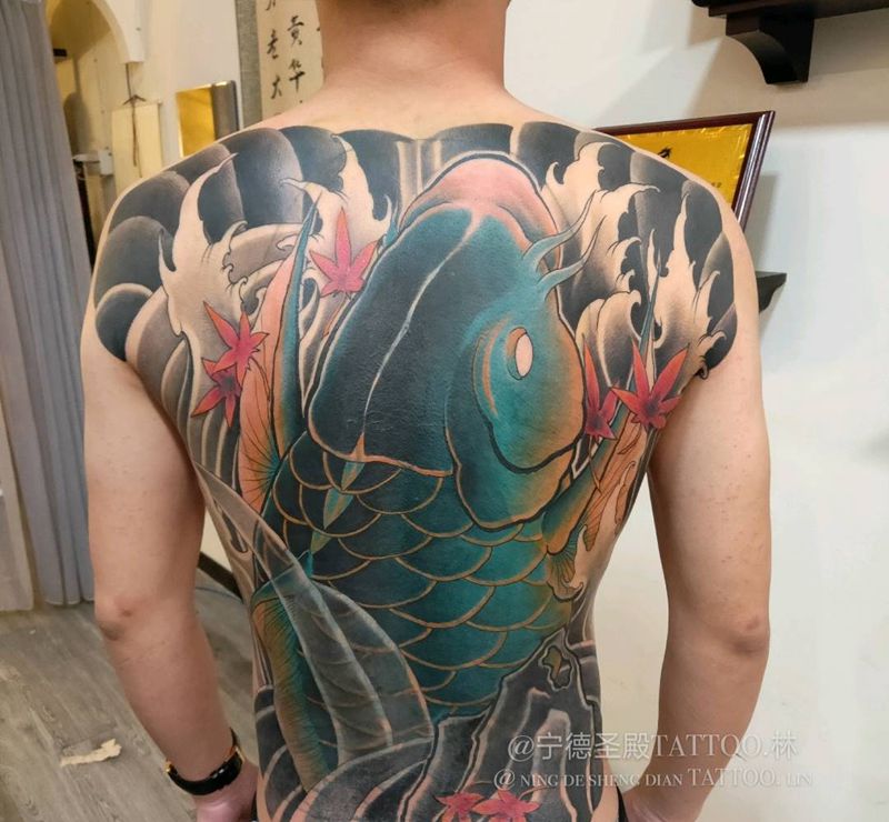 不正宗的日式老传统盖图纹身图片_背部纹身图案