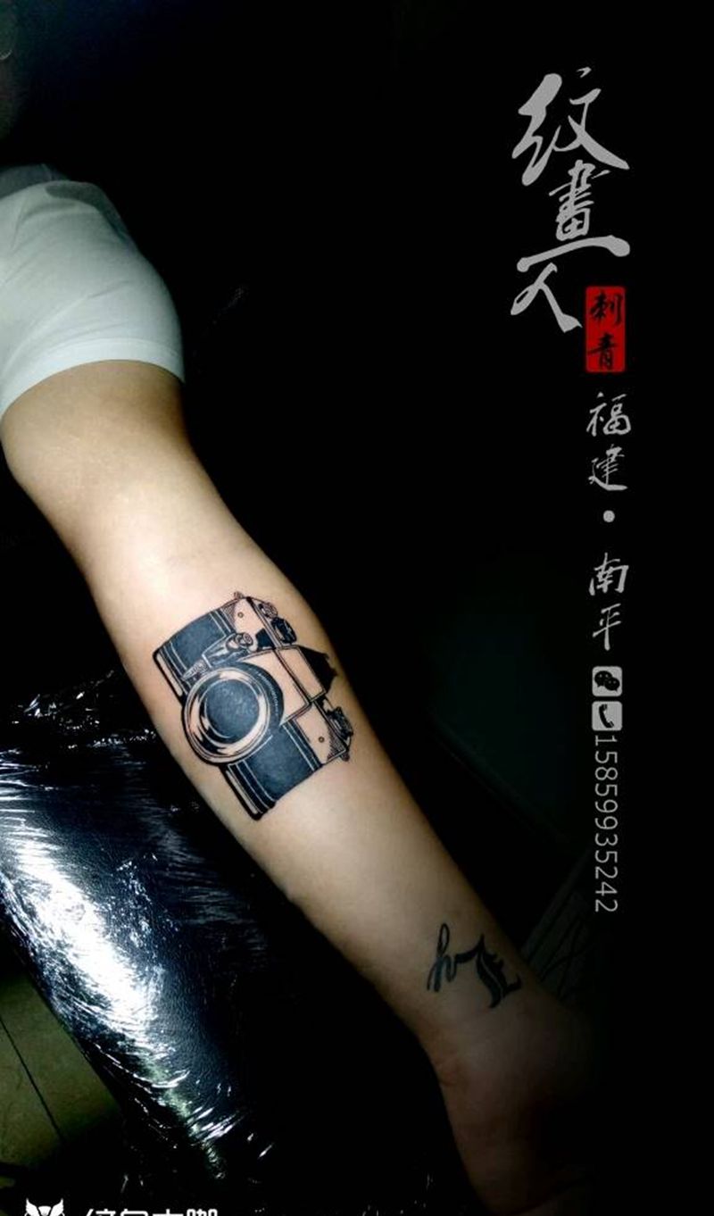 摄影爱好者纹身图片