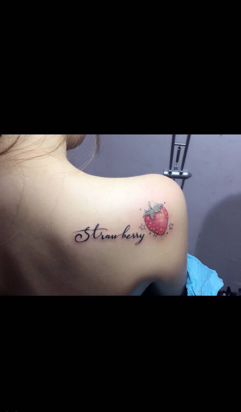 草莓纹身图片