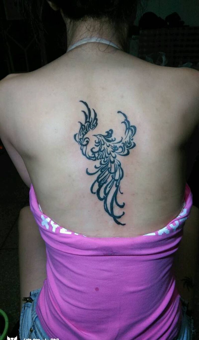 后背图腾凤凰纹身图片_背部图腾纹身图案