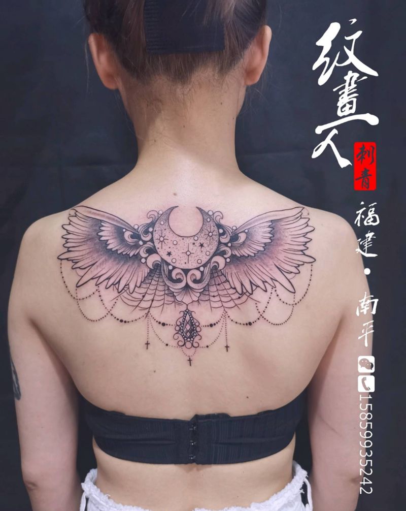 清新翅膀纹身图片_背部点刺纹身图案