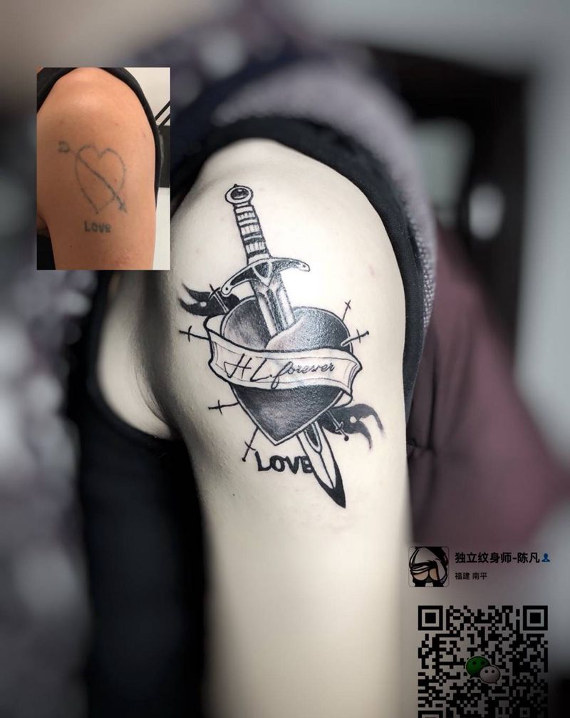 扎铁了老心之剑纹身图片_成品肩部手臂欧美传统习俗贴纸几何字符原创纹身图案