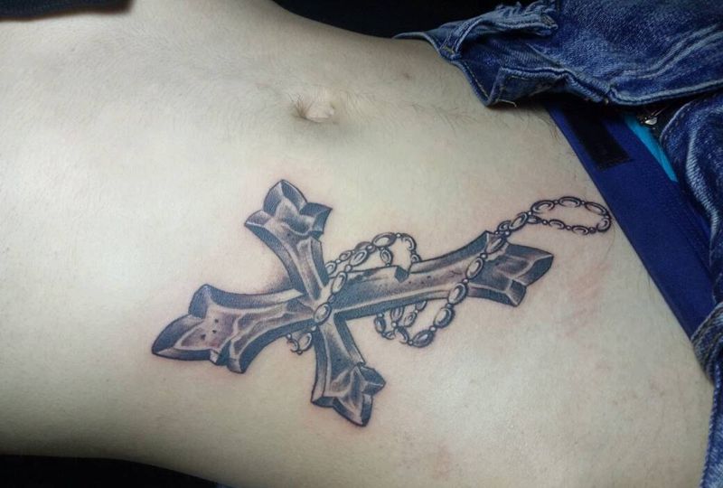 十字架纹身图片