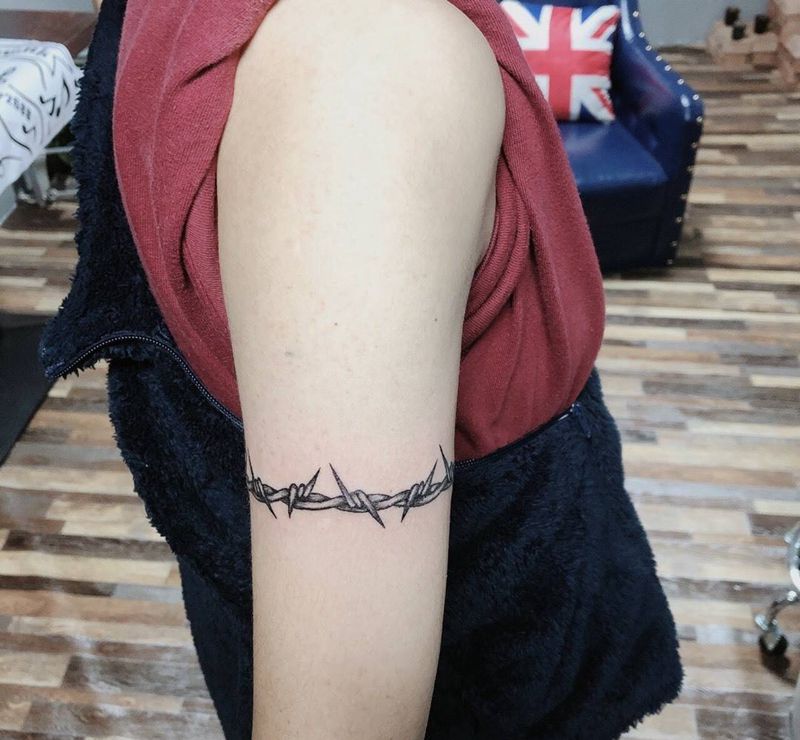 荆棘纹身图片_手臂纹身图案