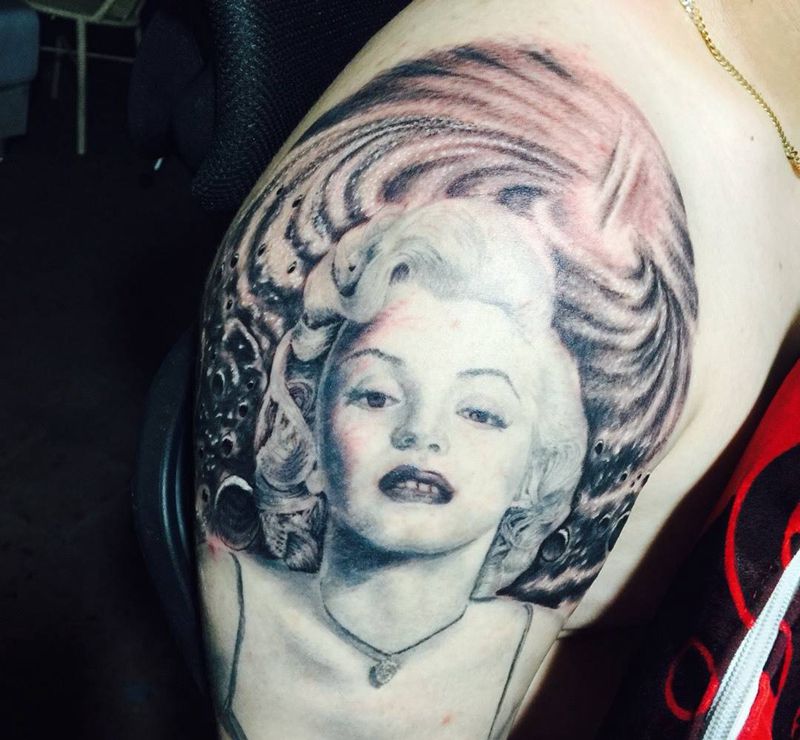 玛丽莲梦露纹身图片_欧美手臂人物纹身图案