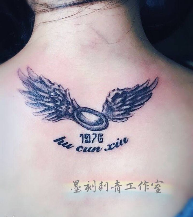 背部小图一枚纹身图片