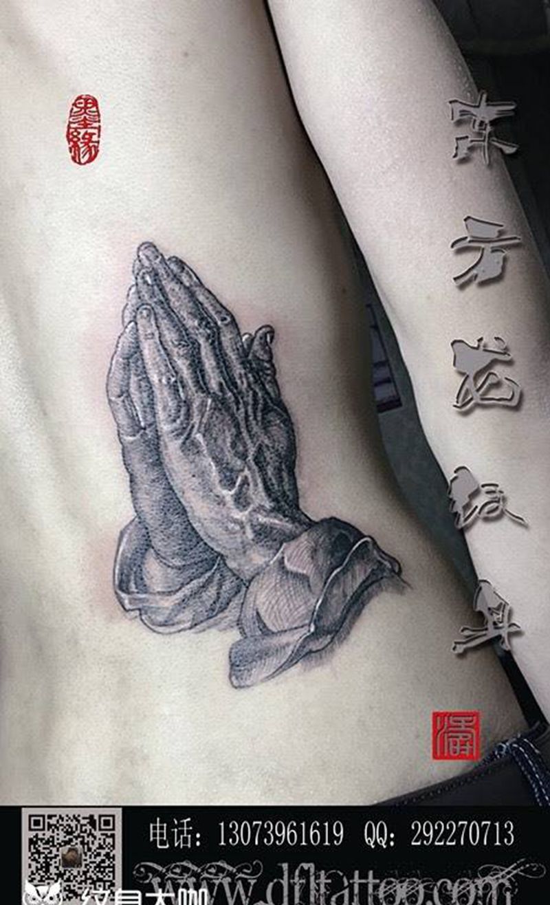 3D纹身纹身图片_成品背部腰部写实人物东方龙纹身图案