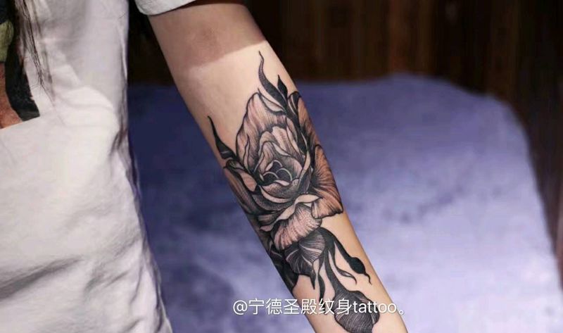 线条风纹身图片_手臂传统清新植物原创成品纹身图案