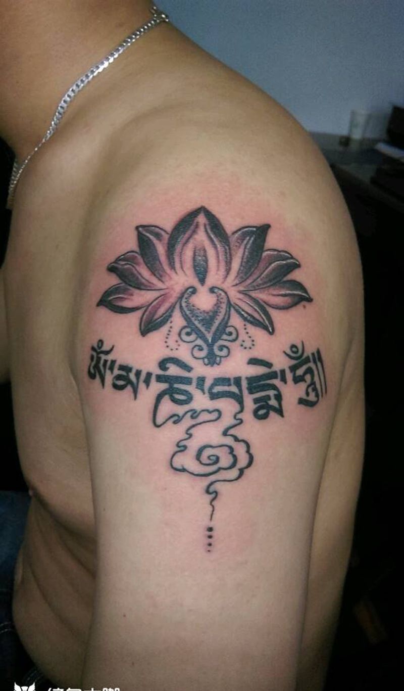 莲花六字真言纹身图片