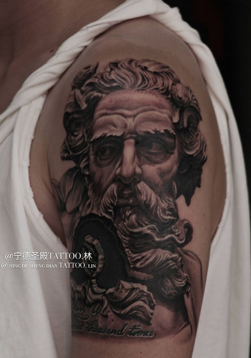 雕像盖图纹身图片_手臂纹身图案