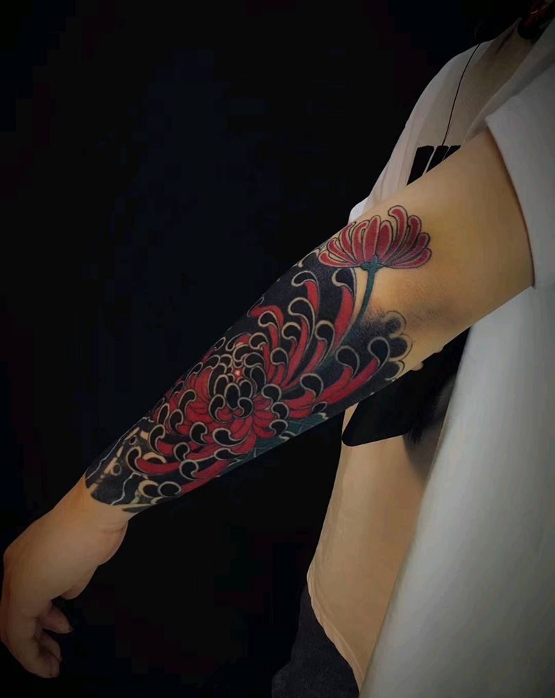 石水云菊纹身图片_手臂Old SchoolNew School石水云菊纹身图案