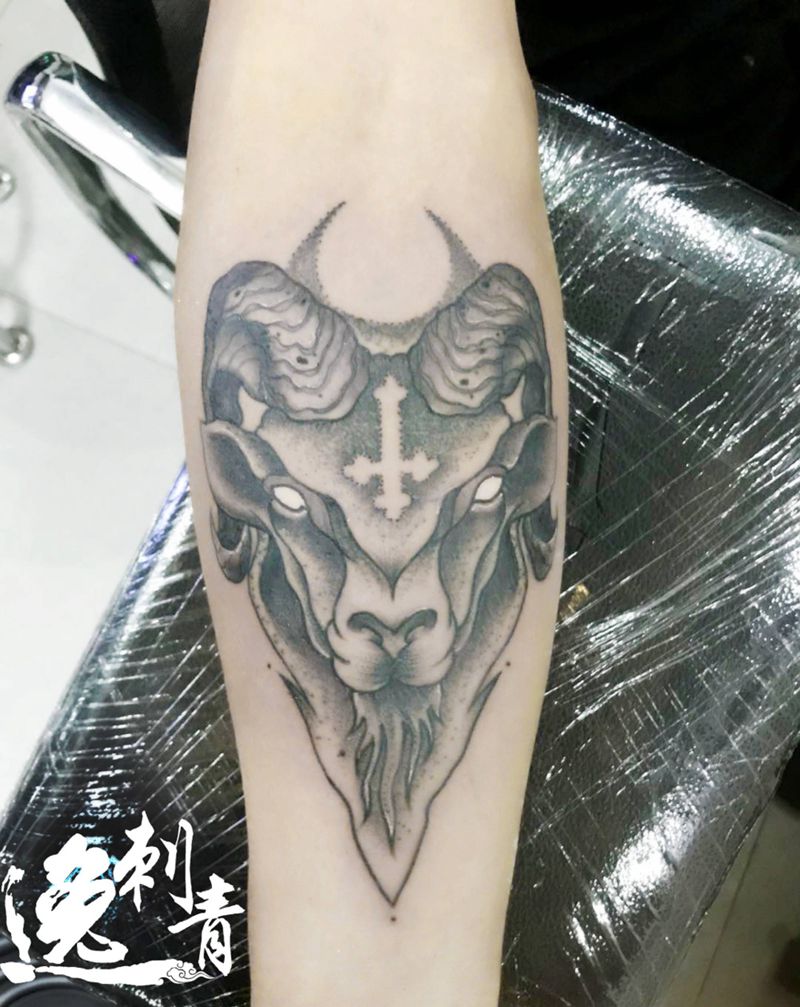 羊头纹身图片_手臂点刺纹身图案