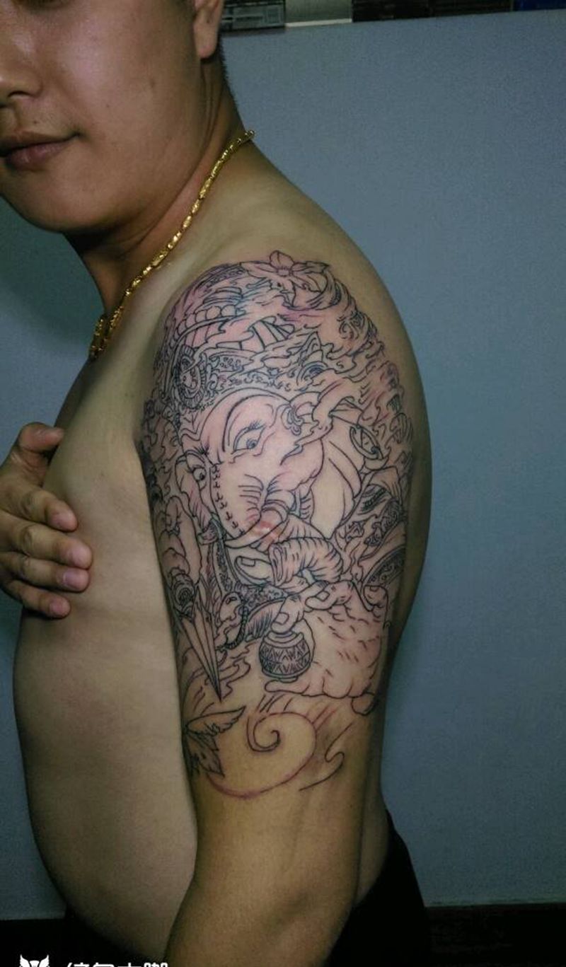 大臂象神纹身图片