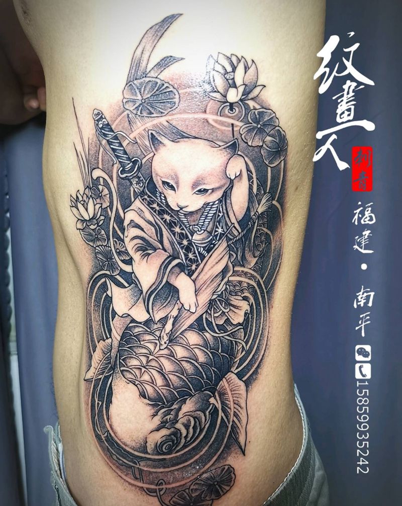 猫骑鲤鱼纹身图片_腰部腹部新传统点刺纹身图案