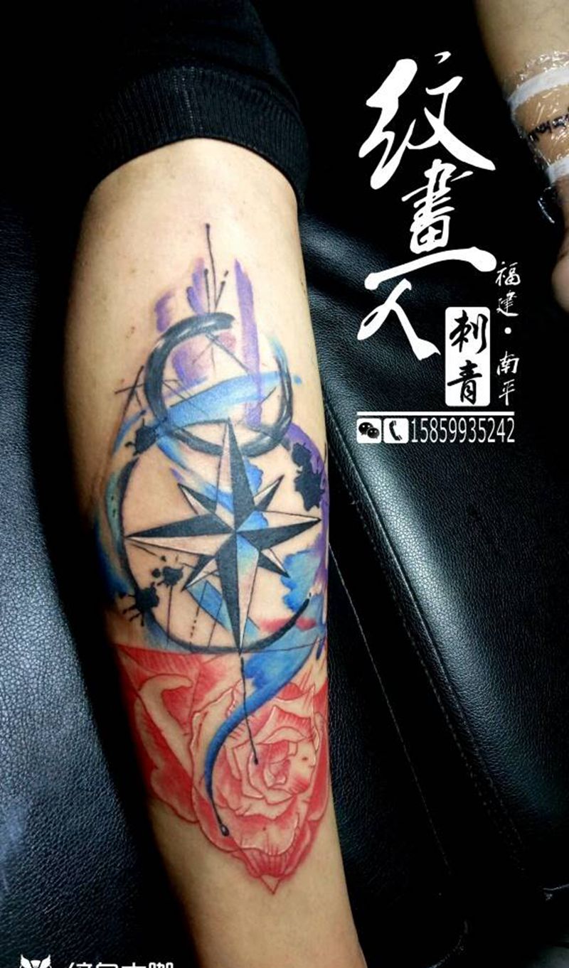 水彩指南针纹身图片_腿部欧美几何成品纹身图案