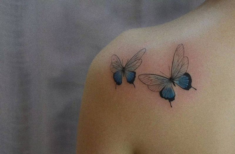 蝴蝶纹身图片_背部蝴蝶纹身图案