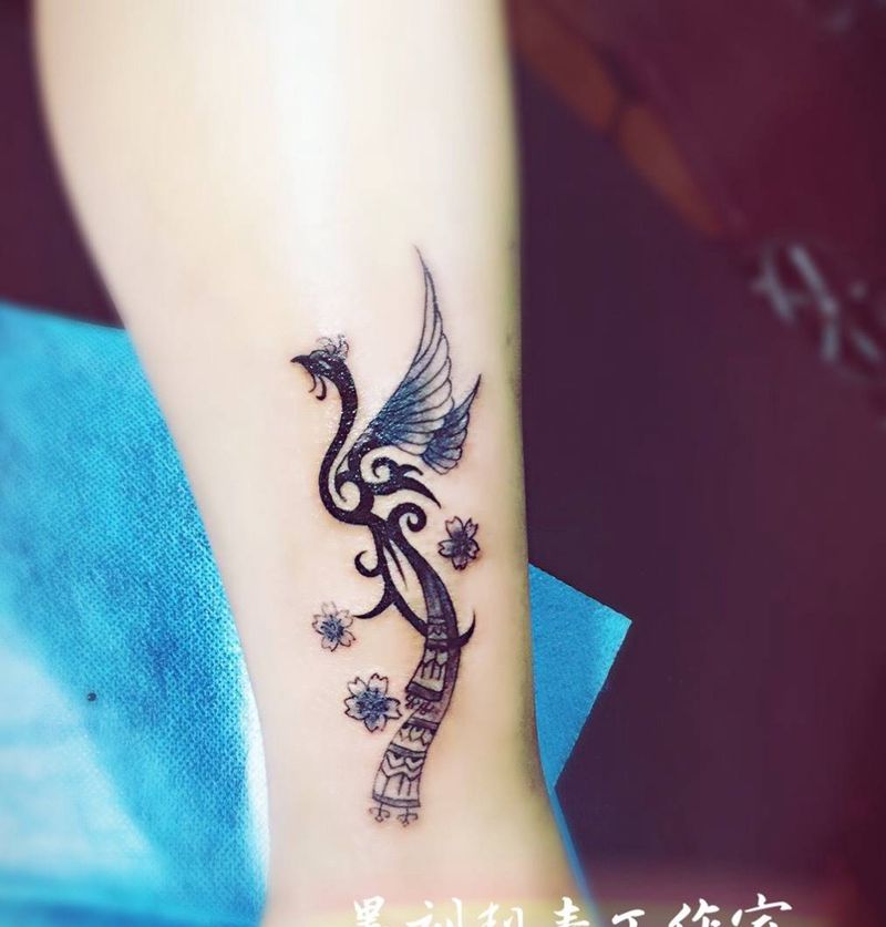 脚踝凤飞纹身图片