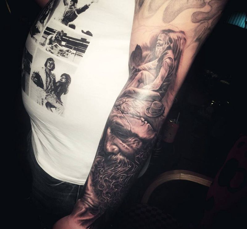 老人2纹身图片_成品手臂欧美人物写实纹身图案