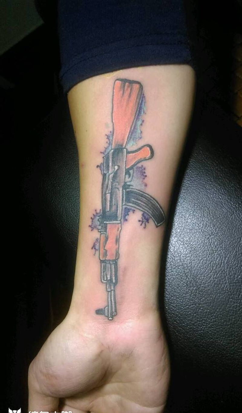 枪械纹身ak-47纹身图片_手臂欧美几何图腾原创纹身图案