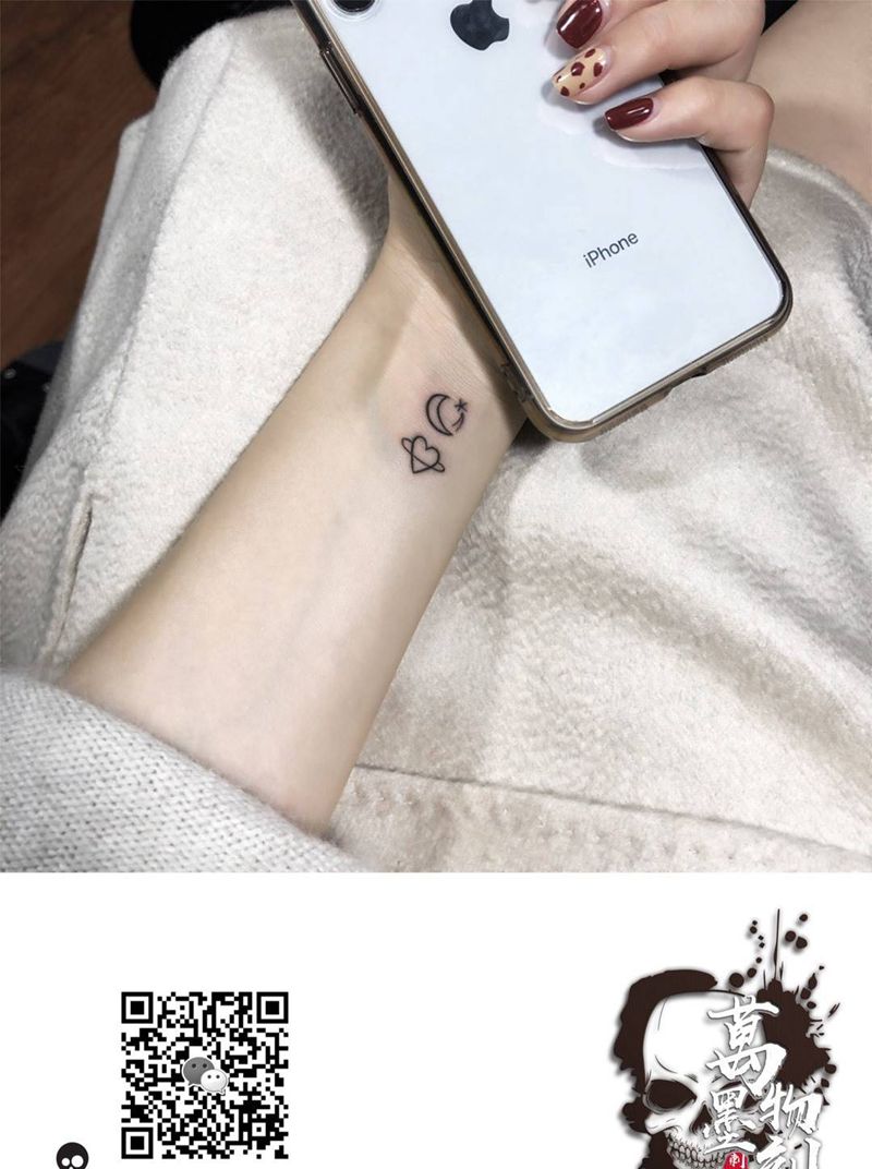 手腕小图纹身图片_手部手臂几何点刺纹身图案