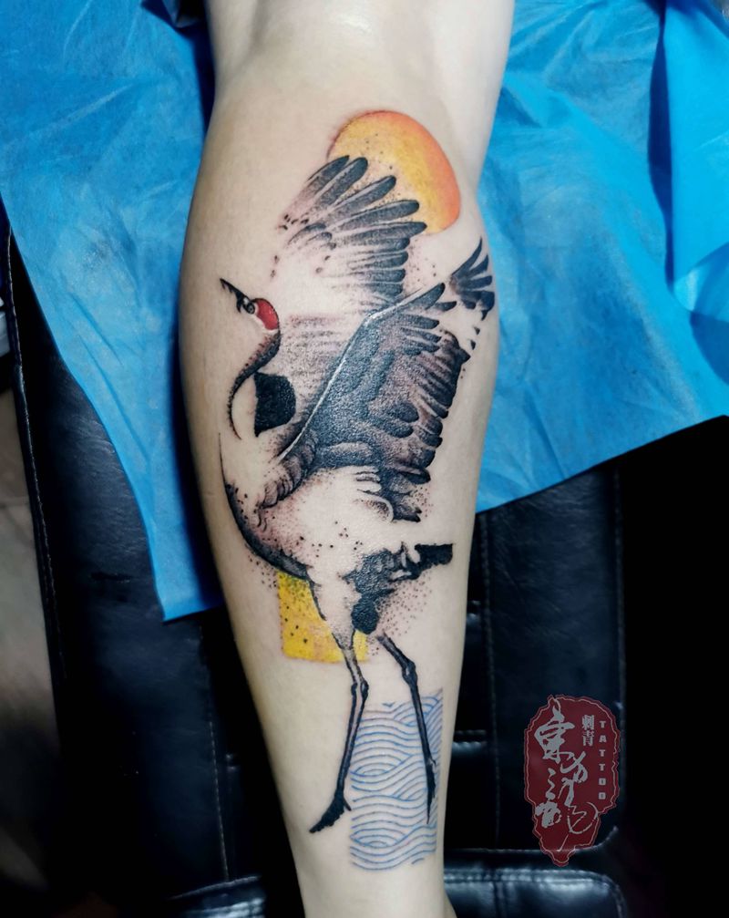 鹤纹身图片_腿部鹤纹身图案