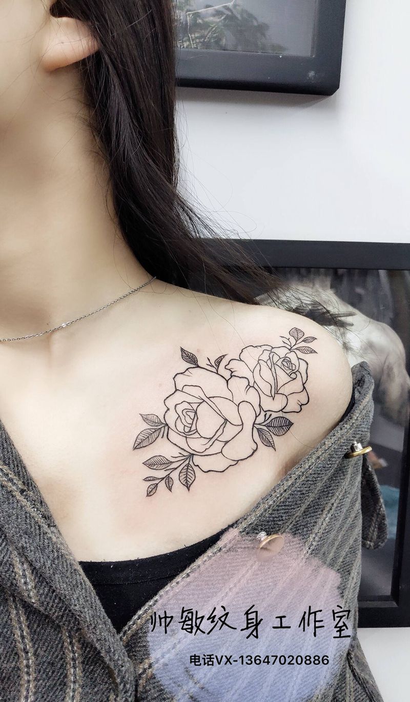 花纹身图片_胸部纹身图案