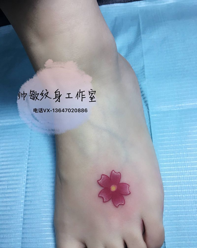 花纹身图片_脚部纹身图案